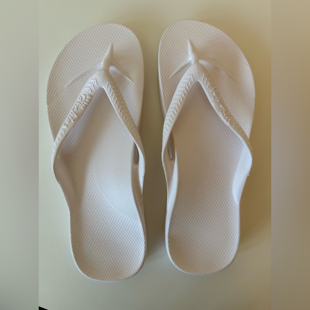 Archie’s Flip Flop Sandals